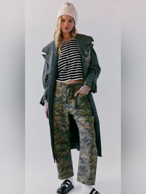 We The Free Camo Moxie Barrels, Size 28s, nwot. Retail 168 At FP